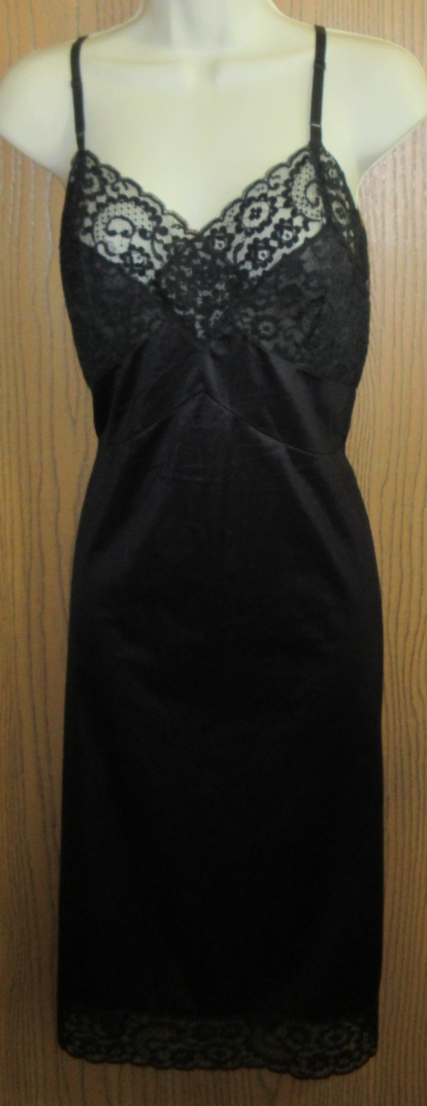 vintage size 36 VASSARETTE BLACK sheer mega LACE NYLON full slip NIGHTGOWN