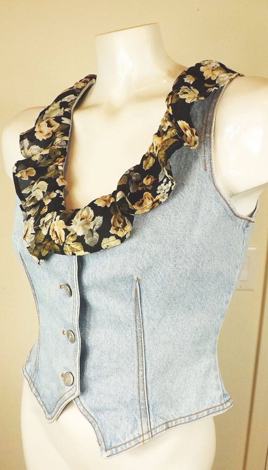 California Concepts Button Front Denim Vest Fitted Vintage Sz S+? Floral Ruffle