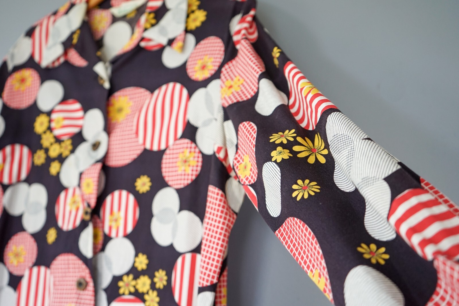 Dutchmaid Vintage 70s Daisy Polkadot Women Button Shirt Size 38 Retro Hippie