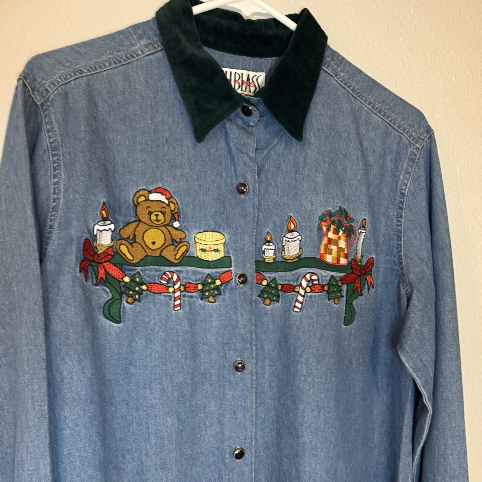 Vintage Bill Blass Women’s Denim Shirt Long Sleeve Size L Embroidered Christmas