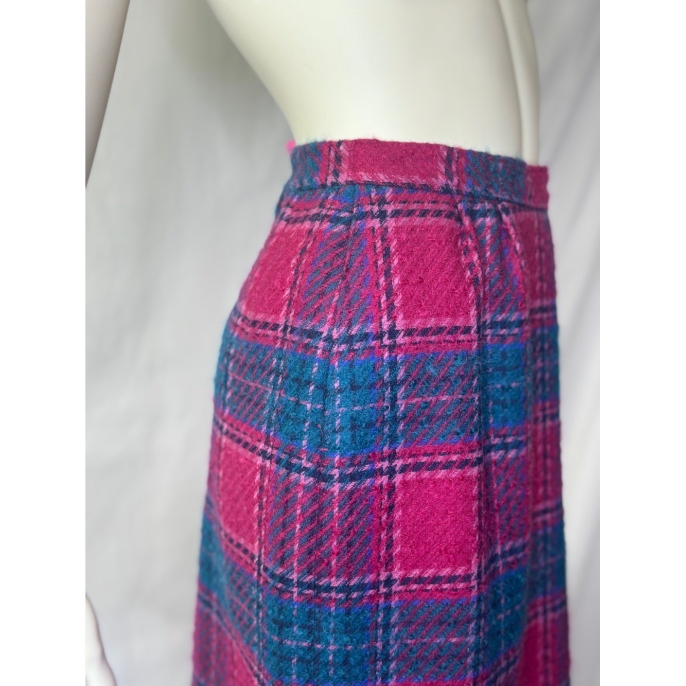 RARE Vintage Pendleton Classic Plaid Wool Blend Pencil Skirt in Fuchsia and Teal