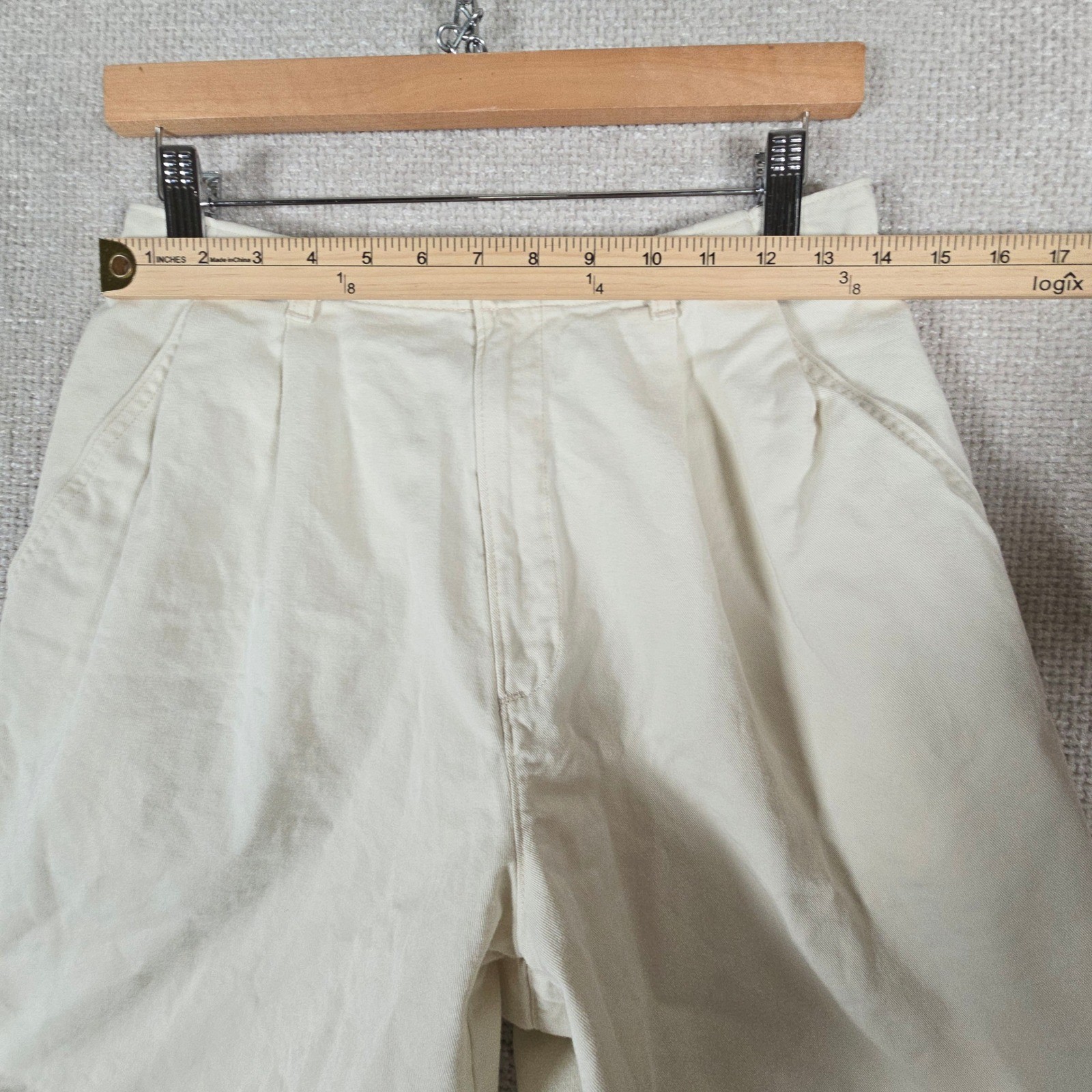 Vintage St Johns Bay Womens Beige Pleated High Rise Cotton Shorts Size 10 90s