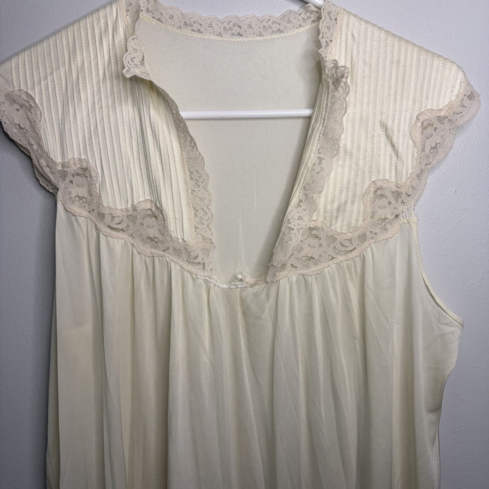Vintage Peignoir Set Cream With Lace Detail Has Some Flaws Size Medium JCPenney