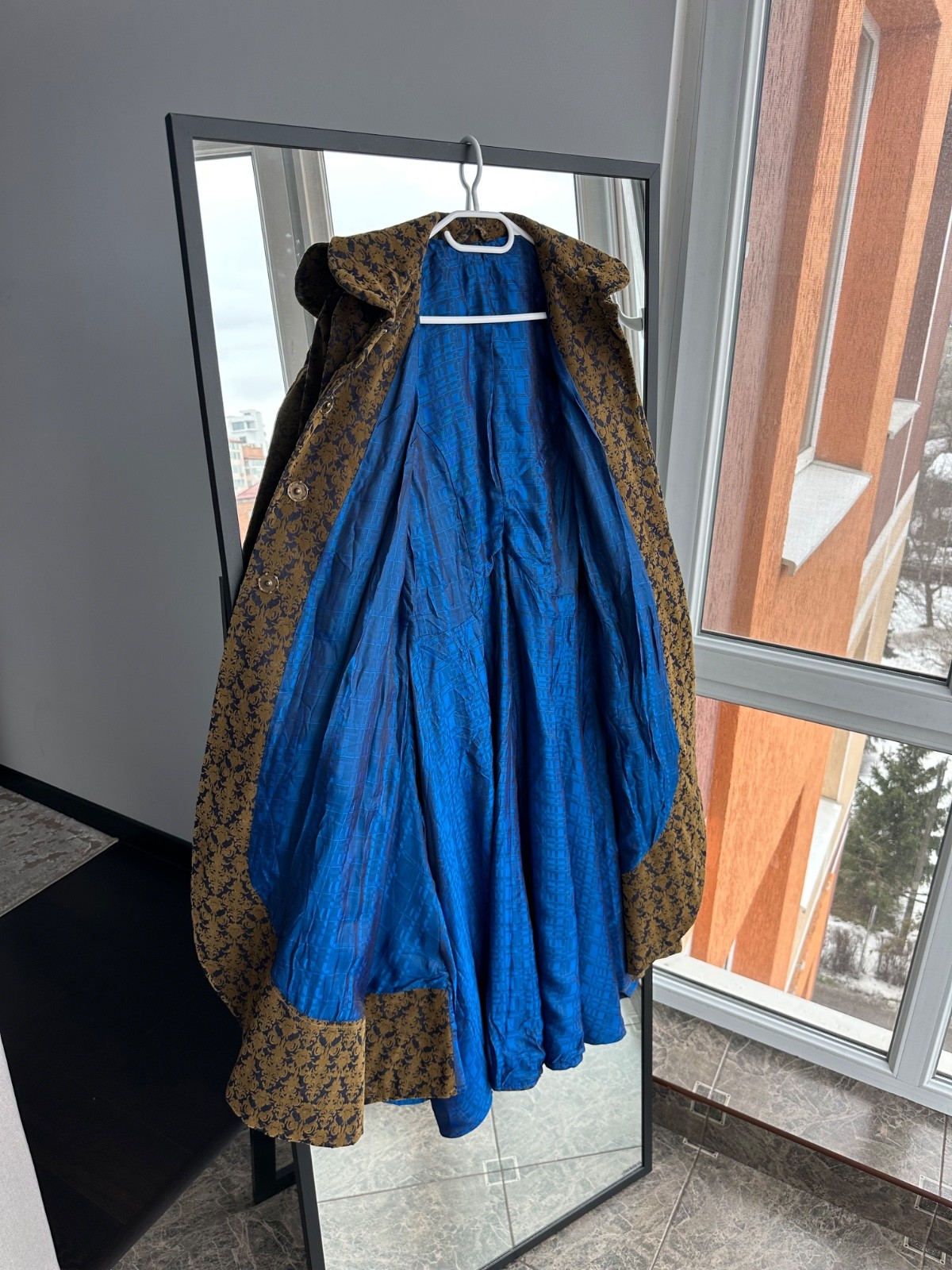 Vintage 1980s Baroque Jacquard Antique Woman Coat Sz M