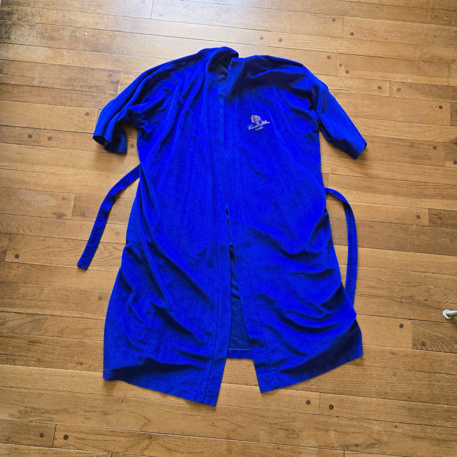 Vintage Conrad Hilton Chicago Large Blue Velvet Bath Robe