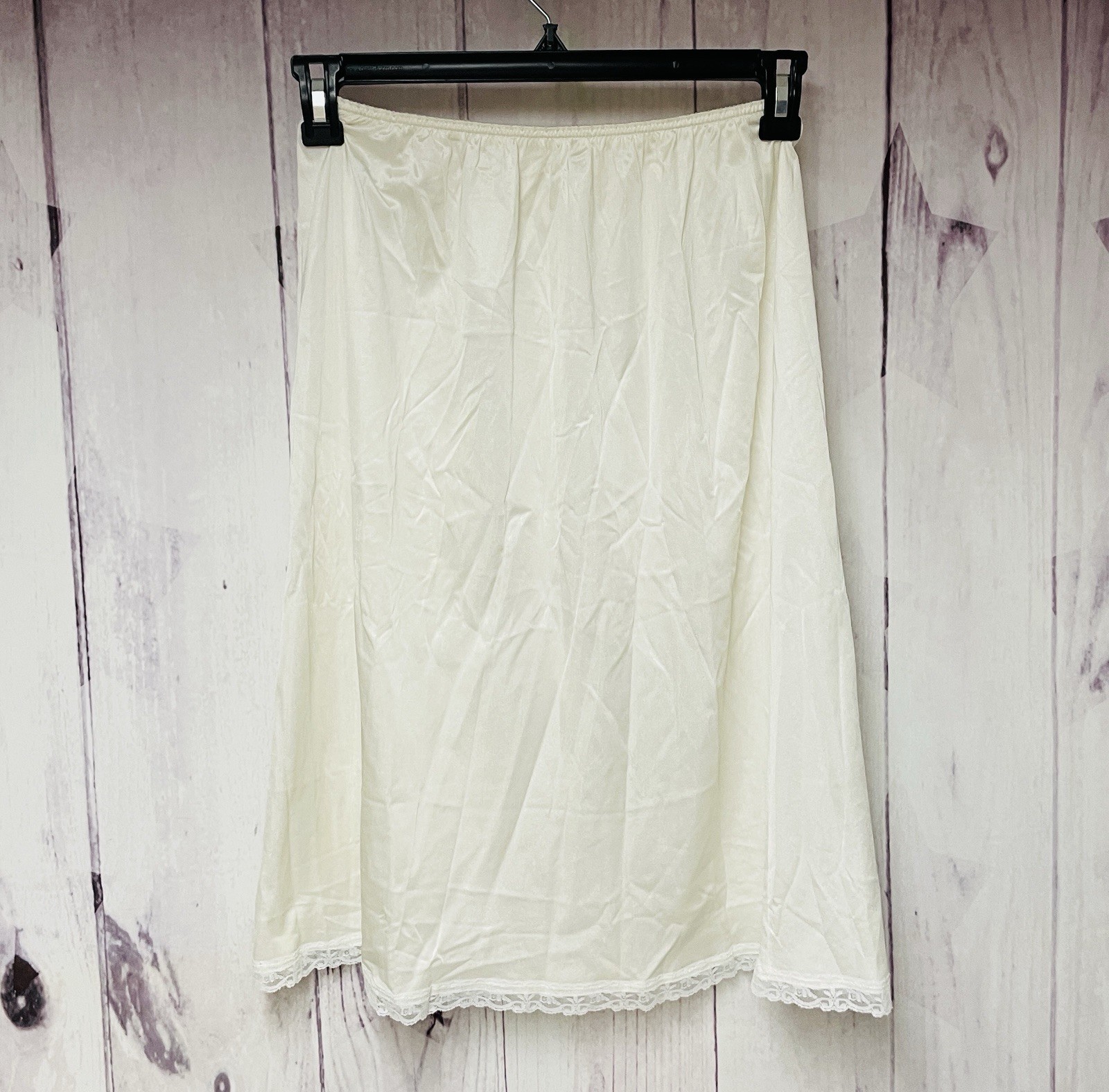WARNERS Perfect Measure Half Slip Skirt Lace Trim Hem Style 55300 Cream Ivory