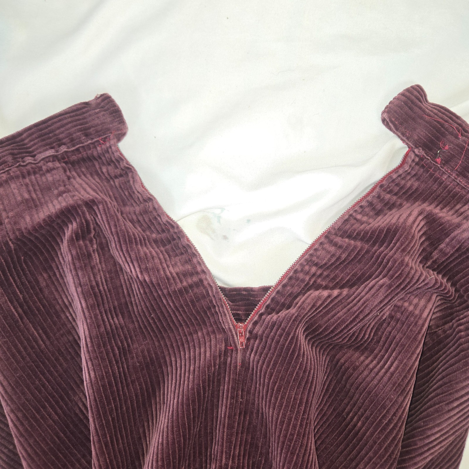 Vintage Women’s Wide Legged Flared Purple Corduroy Size 12 30″ Waist 28″ Inseam