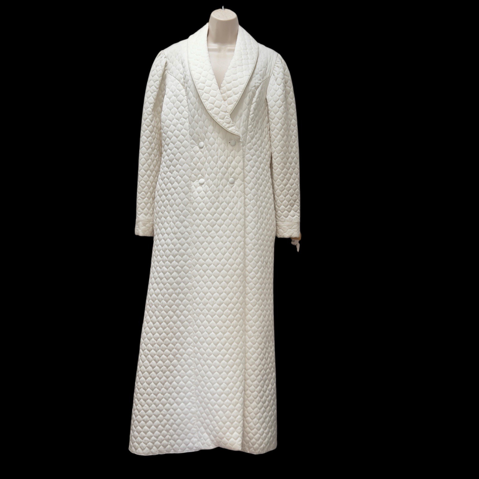 Vintage 1960s White Quilted Long Bridal Robe Pristine Pockets Double Breasted