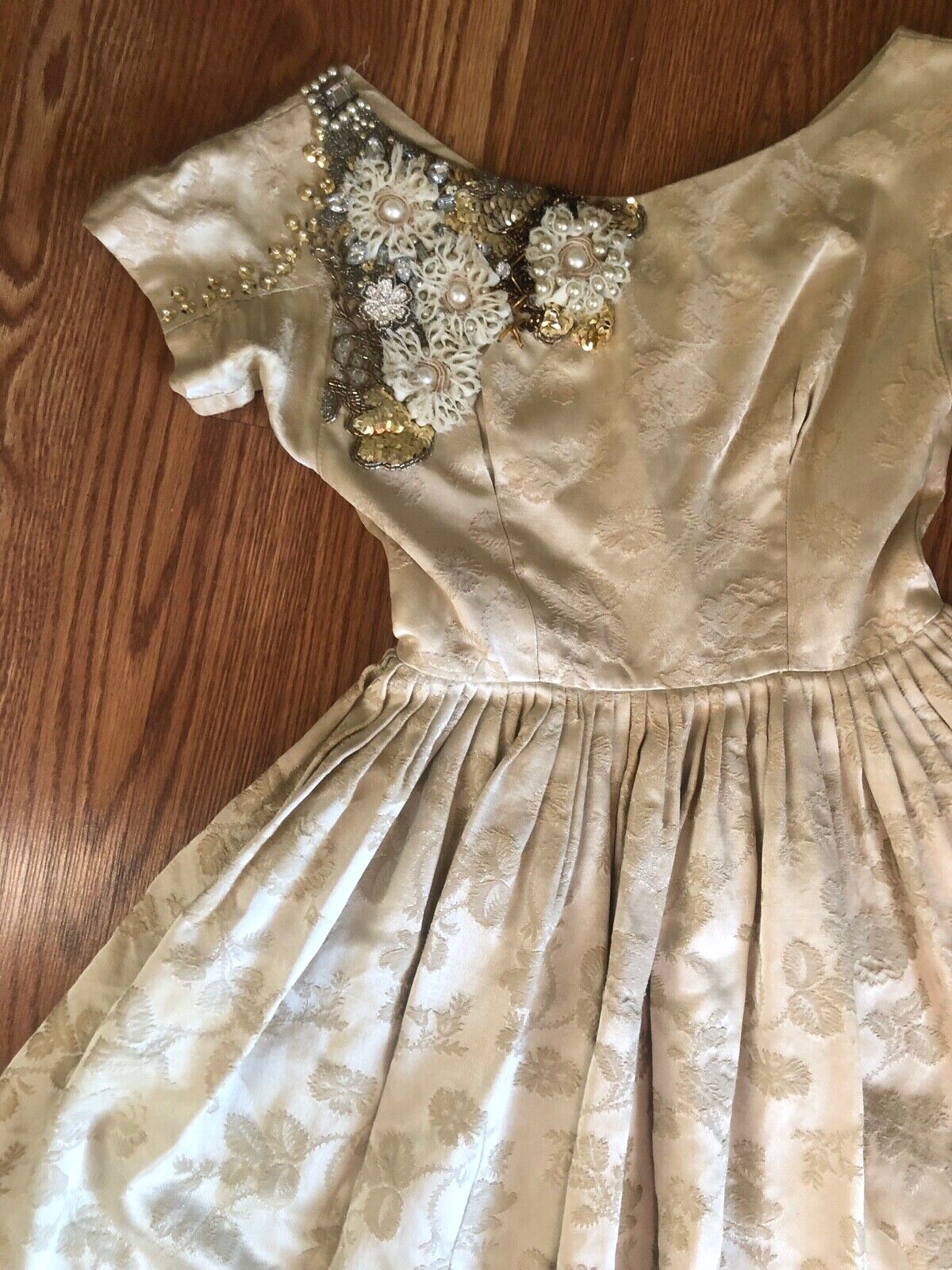 Dress XS Vtg 50s EMBOSSED LEAF BEADED SEQUIN FLORAL Applique PINUP COCKTAIL Gold