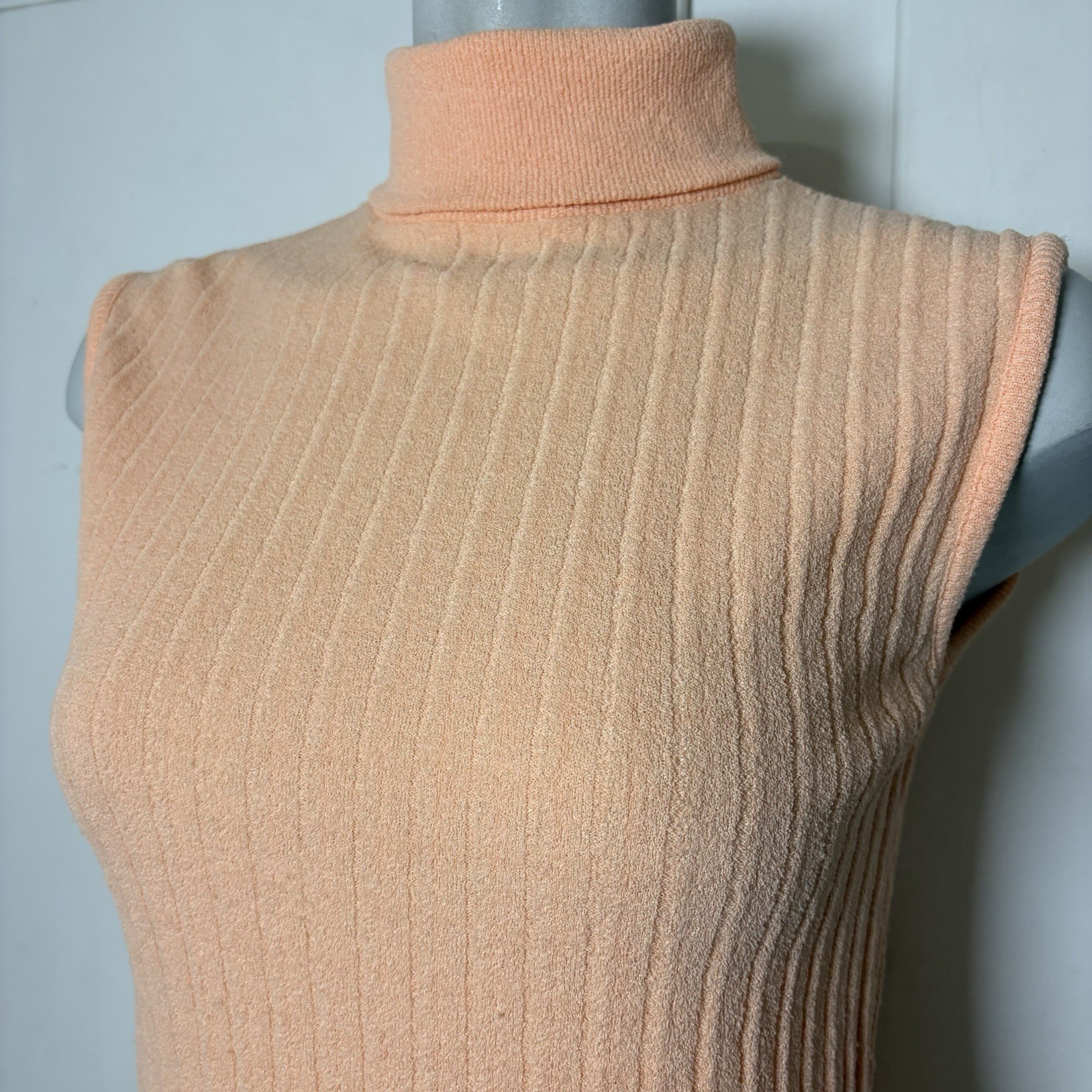 Vintage 70s 80s Ribbed Knit Orange Peach Sleeveless Turtleneck Blouse