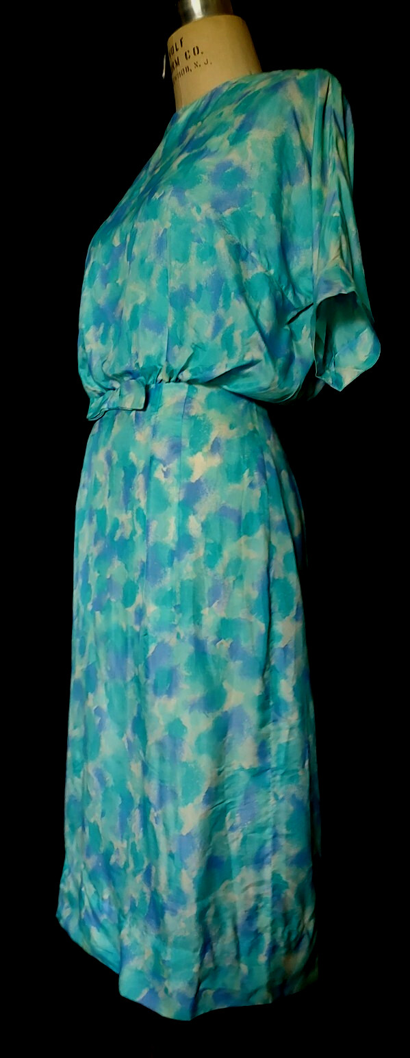 Vtg 1960s SHIRT WAIST Blouson Style DRESS, JEWEL NECKLINE pastel printed SILK