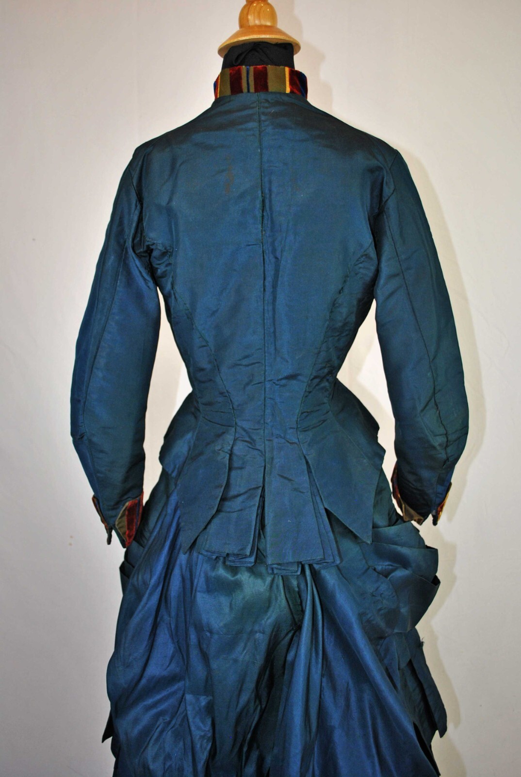 VICTORIAN 2 PIECE SATIN AND VELVET VISITING DRESS 1890s WITH BONNET