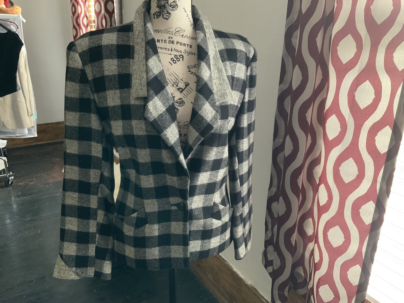 Louis Feraud Vintage Skirt Suit 8 Black, Gray and White lg check Beautiful.