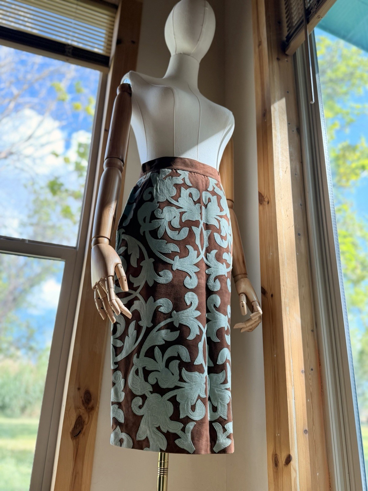 Vintage 80s VALENTINO Boutique Suede Leather Embroidered Details Skirt Size 44