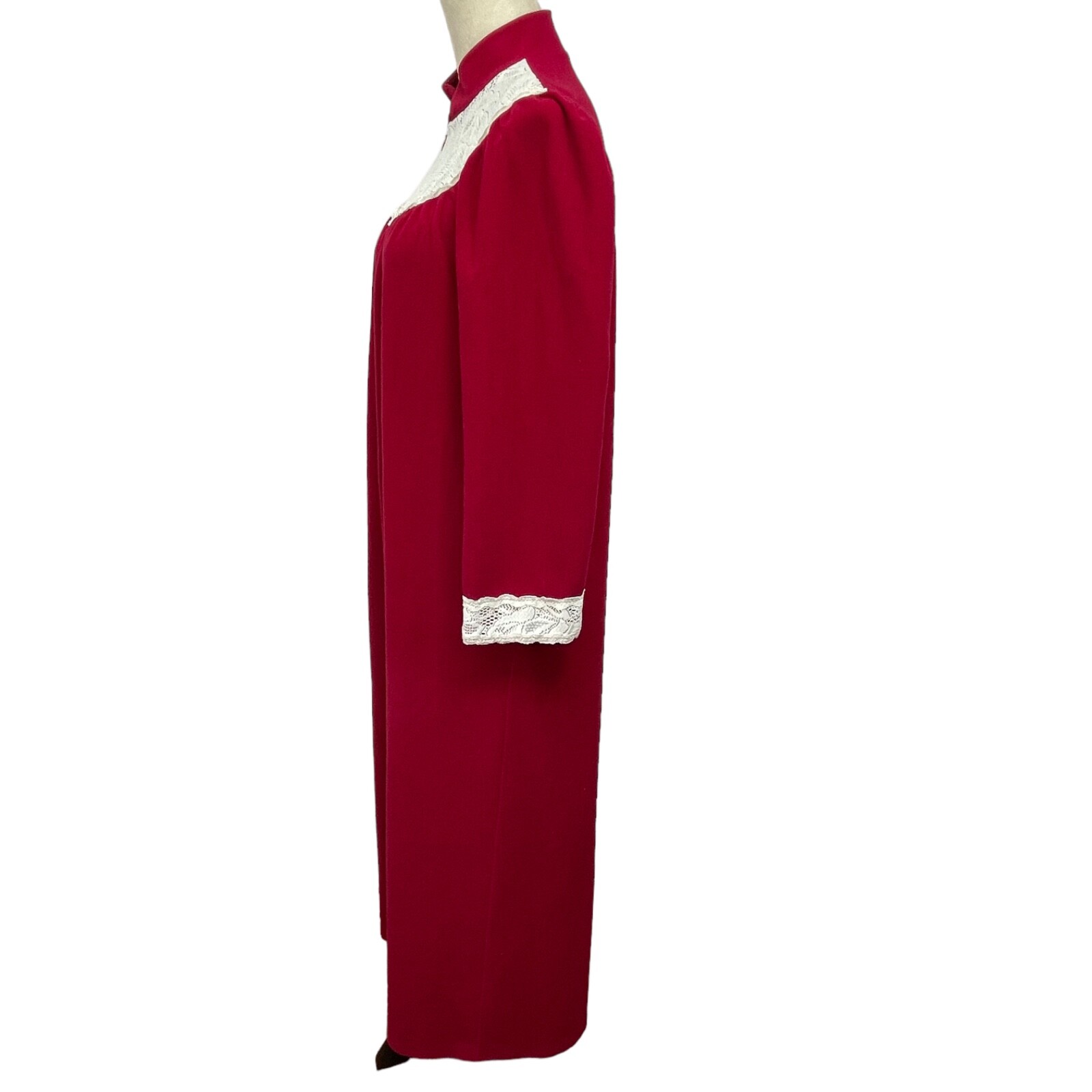 Vtg Vanity Fair Long Robe Women’s S Front Zip 2 Pockets Lace Neck and Cuffs USA