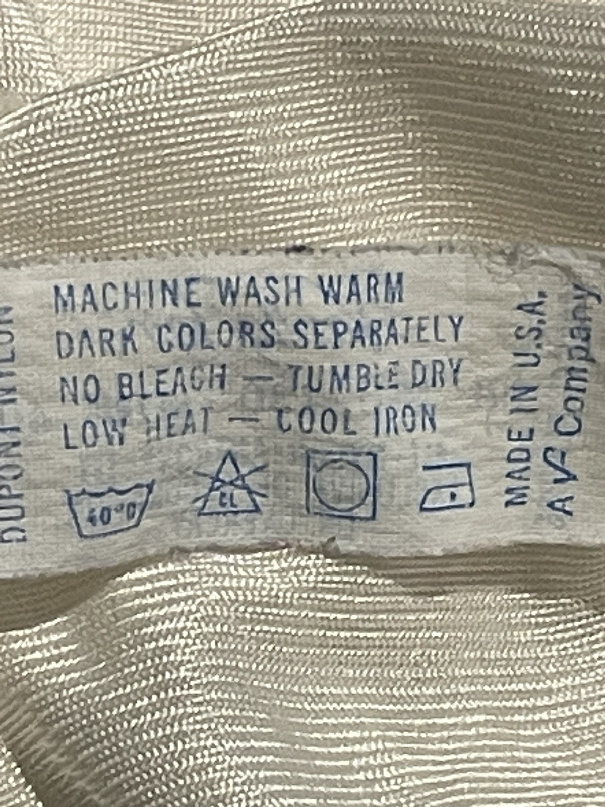 Vintage Vanity Fair Sz M Ivory 1/2 Slip Waist 27” Unstretched Length 31”