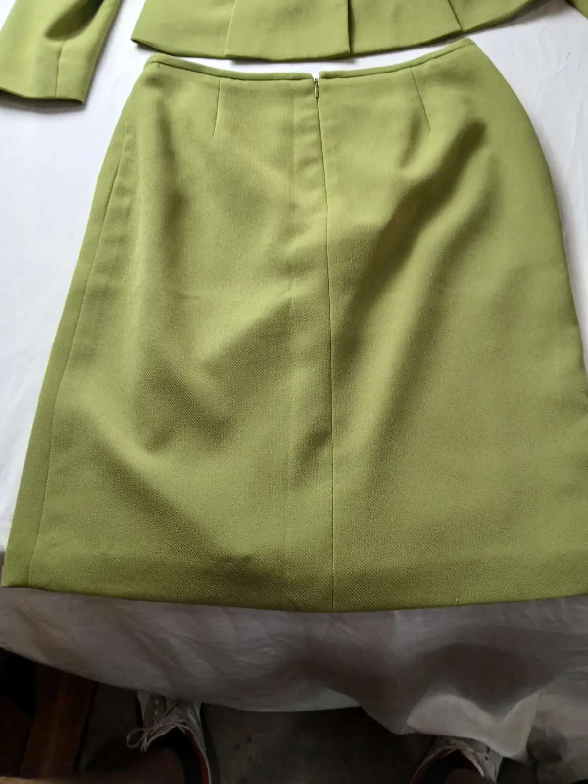 Vintage LIZ CLAIBORNE Women Skirt Suit Size 12P Olive Green Jacket Skirt