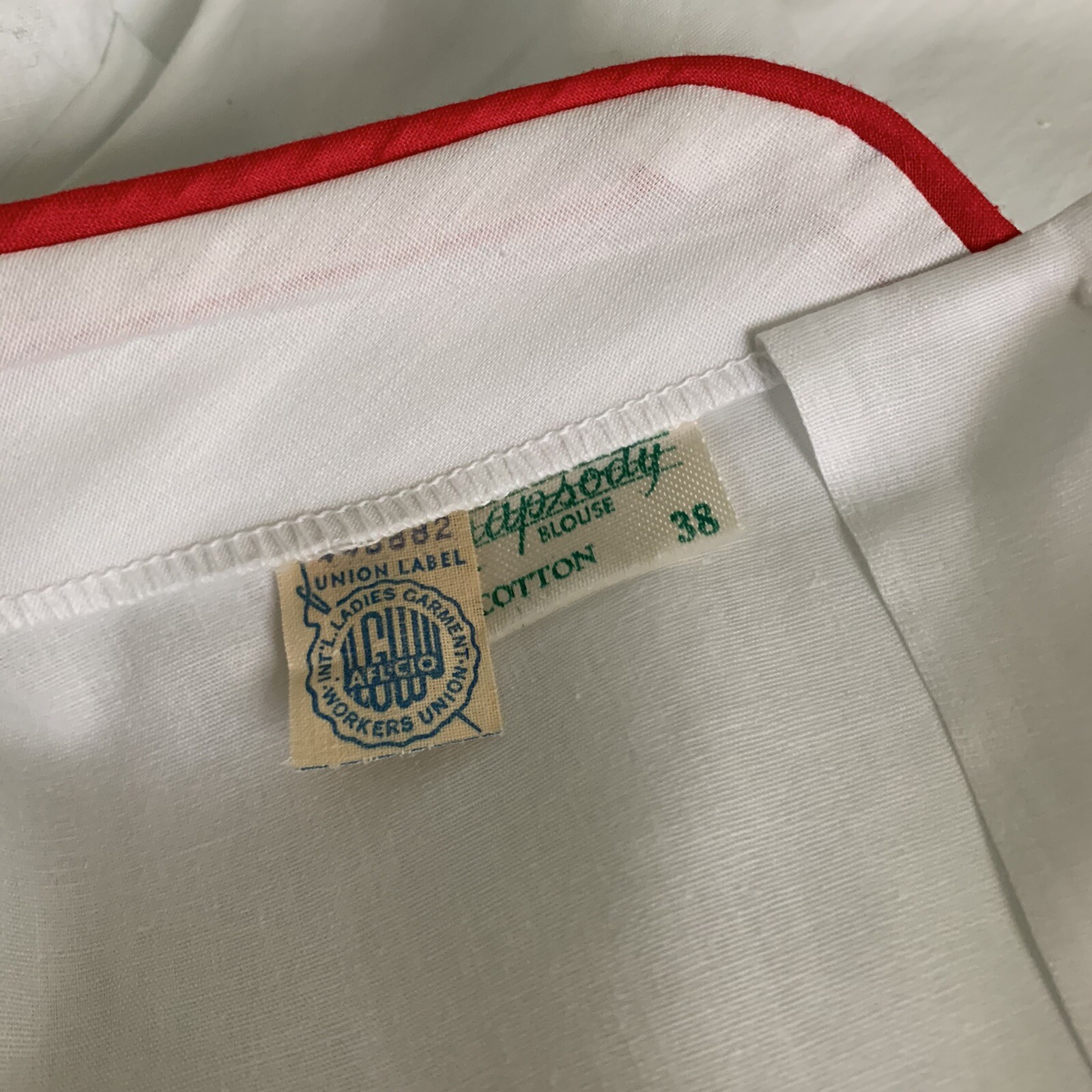 Vintage 50s 60s White Cotton Blouse Button Back Cropped Red White Ruffles Sz 38