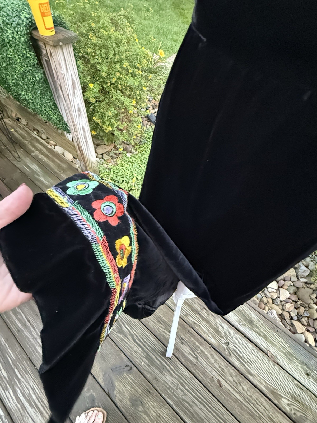 Vintage Boho Black Velvet Long Skirt Embroidered Floral Elinor gay 60’s 70’s