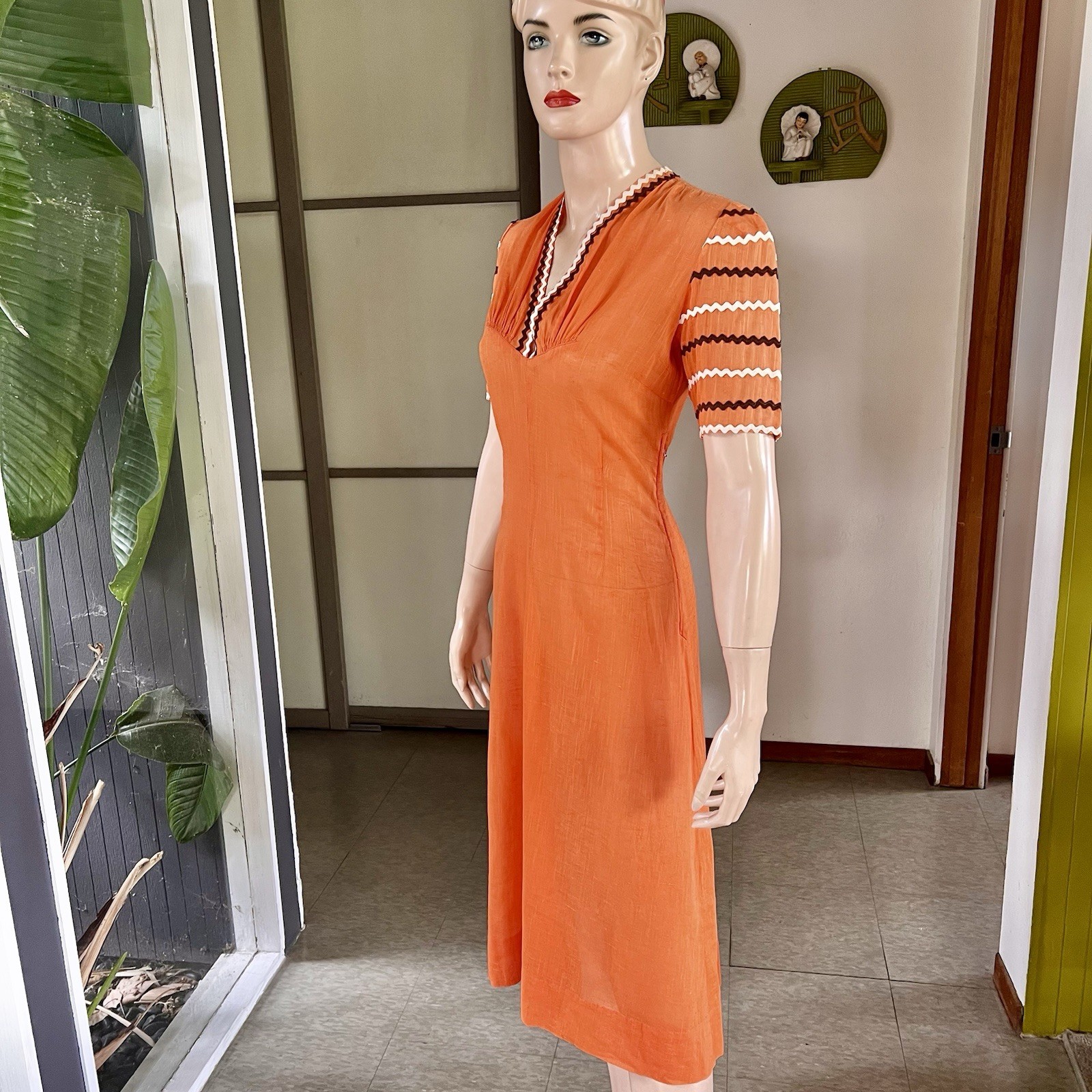 1930s Or Early 40s Orange Sheer Cotton Day Dress With Ric Rac 27-28w