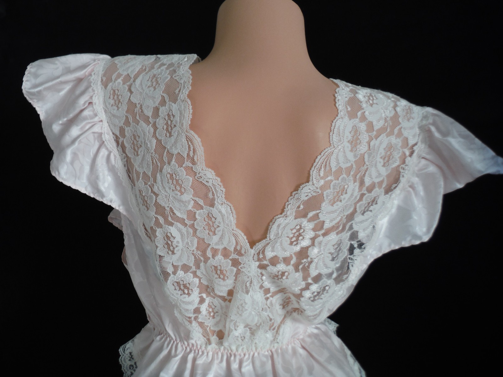 Gorgeous LILY of FRANCE Teddy Vintage New Pink w/lots of Lace Trim Sexy! Medium