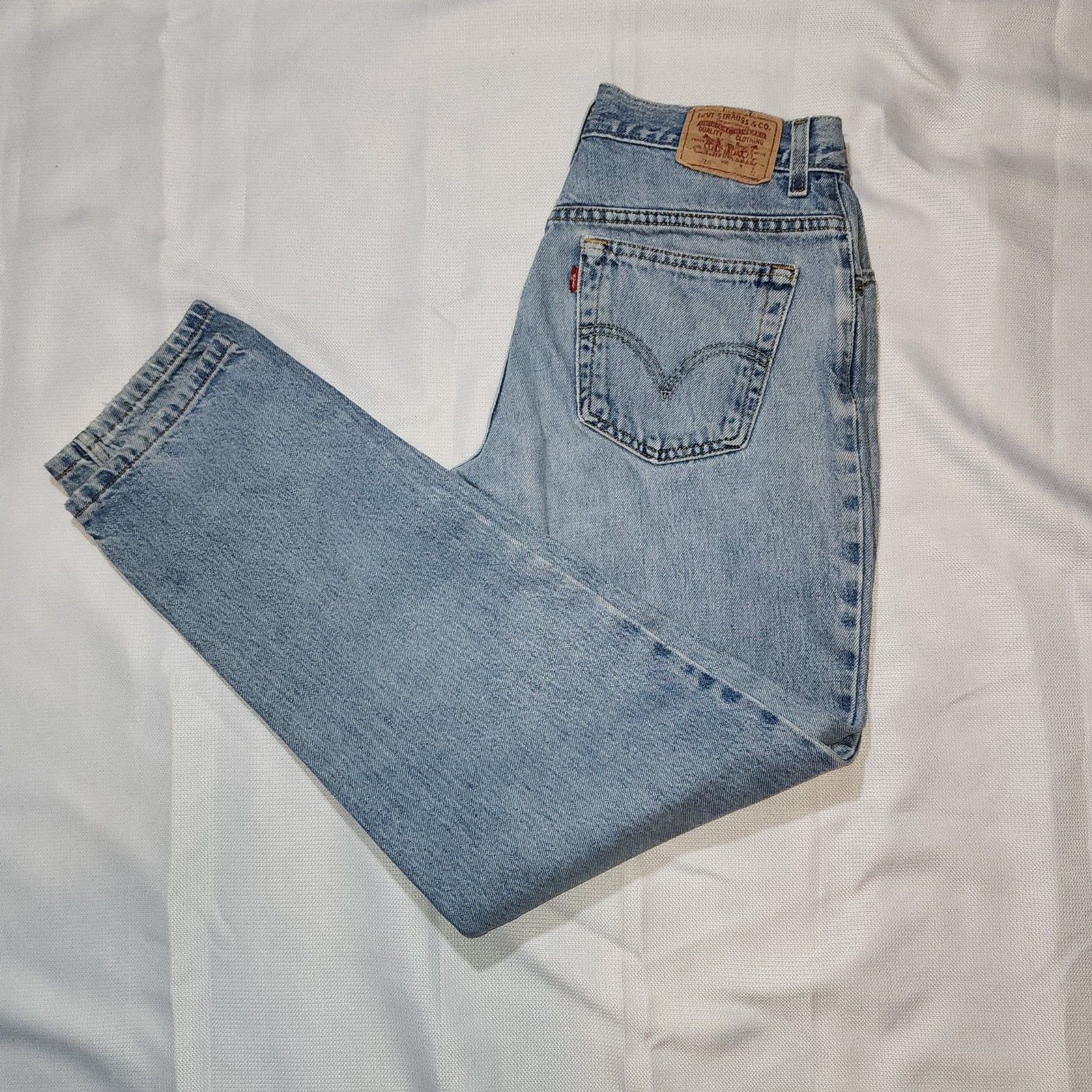 Vintage Levi’s 550 Women’s Jeans Size 12 M Light Wash Relaxed Fit Tapered Leg