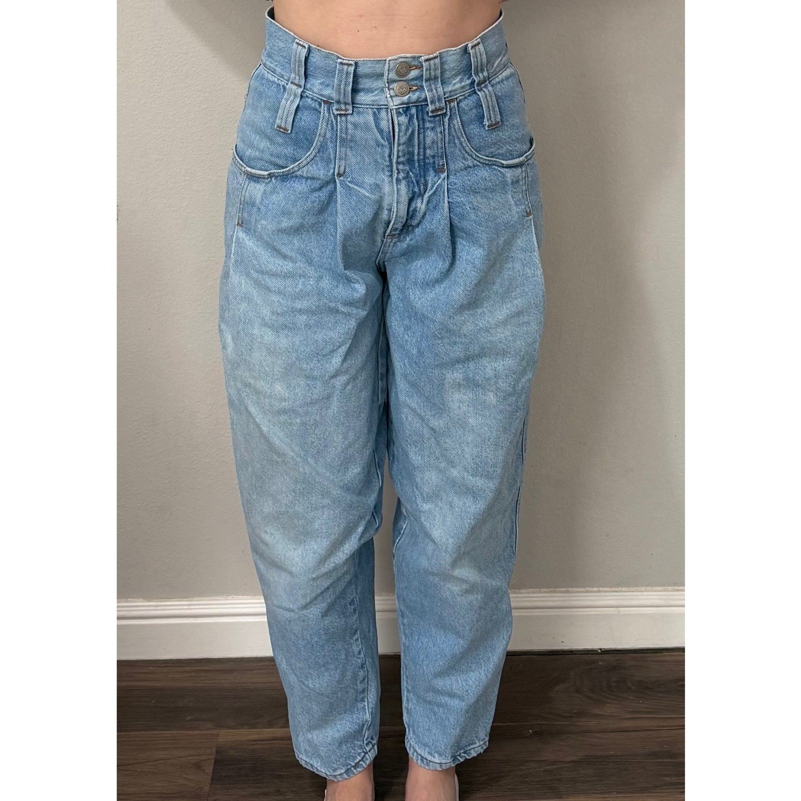 Joujou High Waisted Pleated Jeans Women 7/8 Light Wash Vintage Mom Tapered Leg