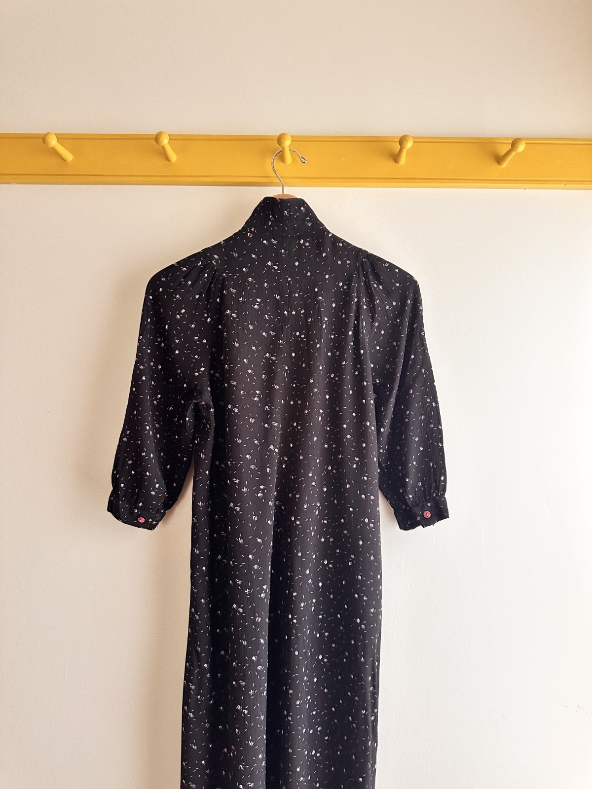 Vintage 80s Belle France black viscose floral print 3/4 puff sleeve easy dress S