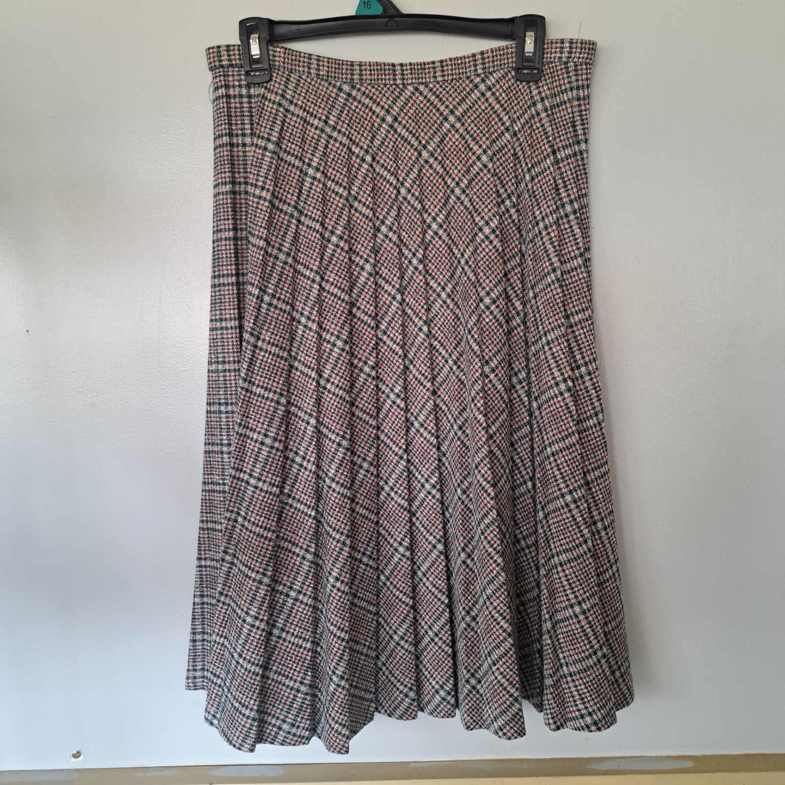 1960s Vintage Haymaker Plaid Polyester Pleated Skirt Womens Size 12 Green Red