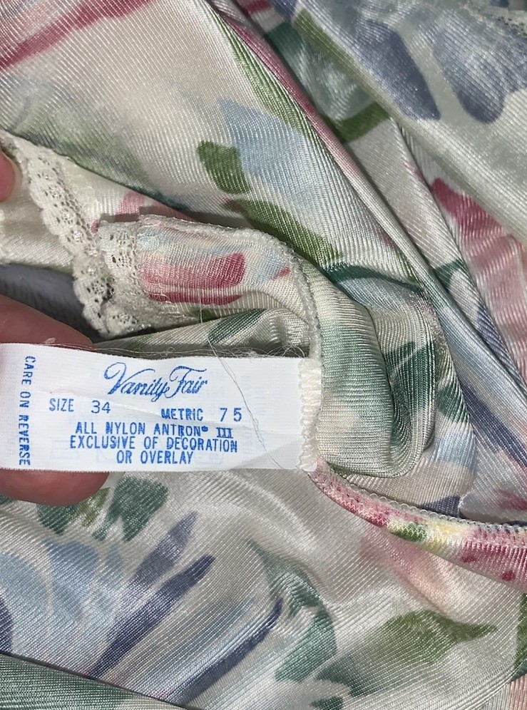 VTG Vanity Fair Glossy Floral Ivory Camisole Cami Top Nylon S 34 36