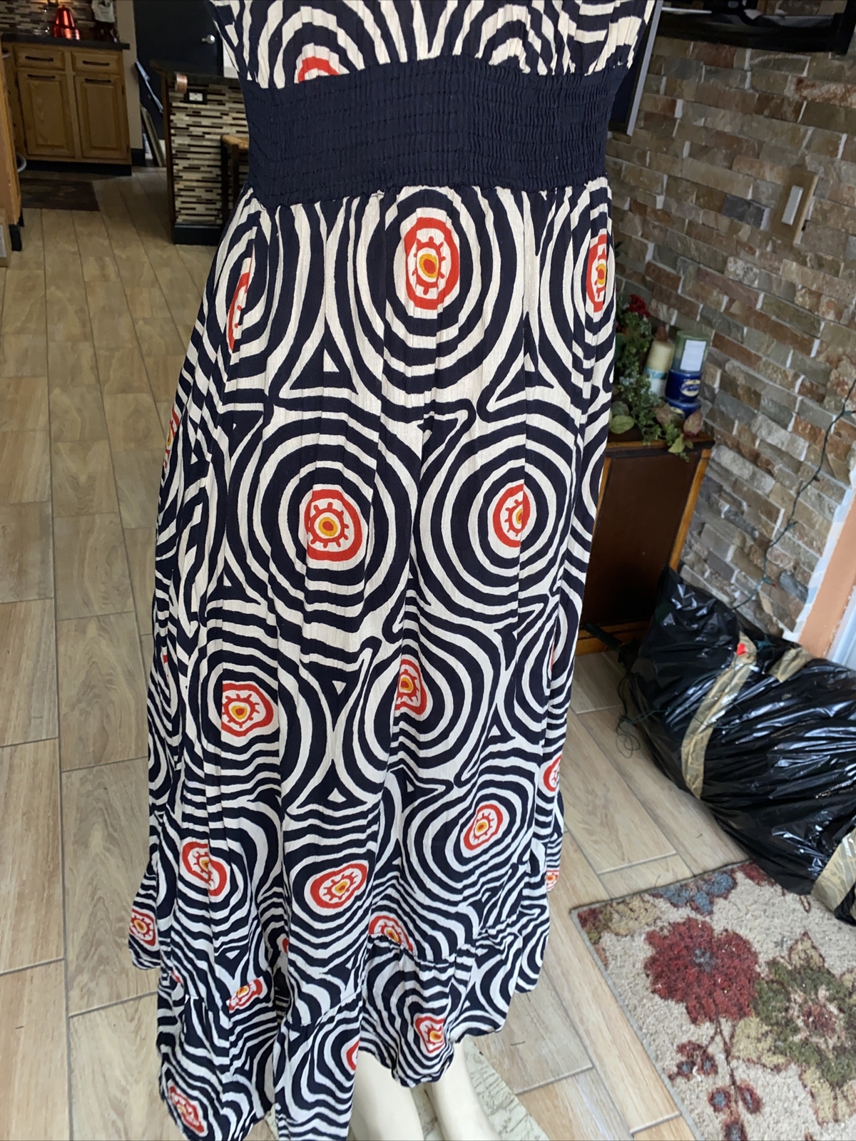 VTG PSYCHEDELIC B/W SWIRLS EMPIRE ELASTIC WAIST JEWELS NECKLINE DRESS M ngg