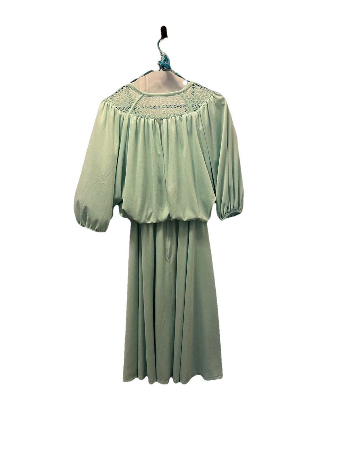 Mint green vintage 70s dress with lace detailing. Size Small