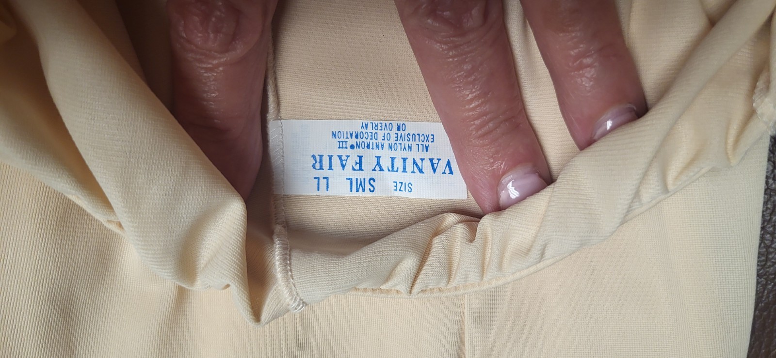 Vintage Women’s Slip with Elastic Waist by Vanity Fair Size S Pre-owned