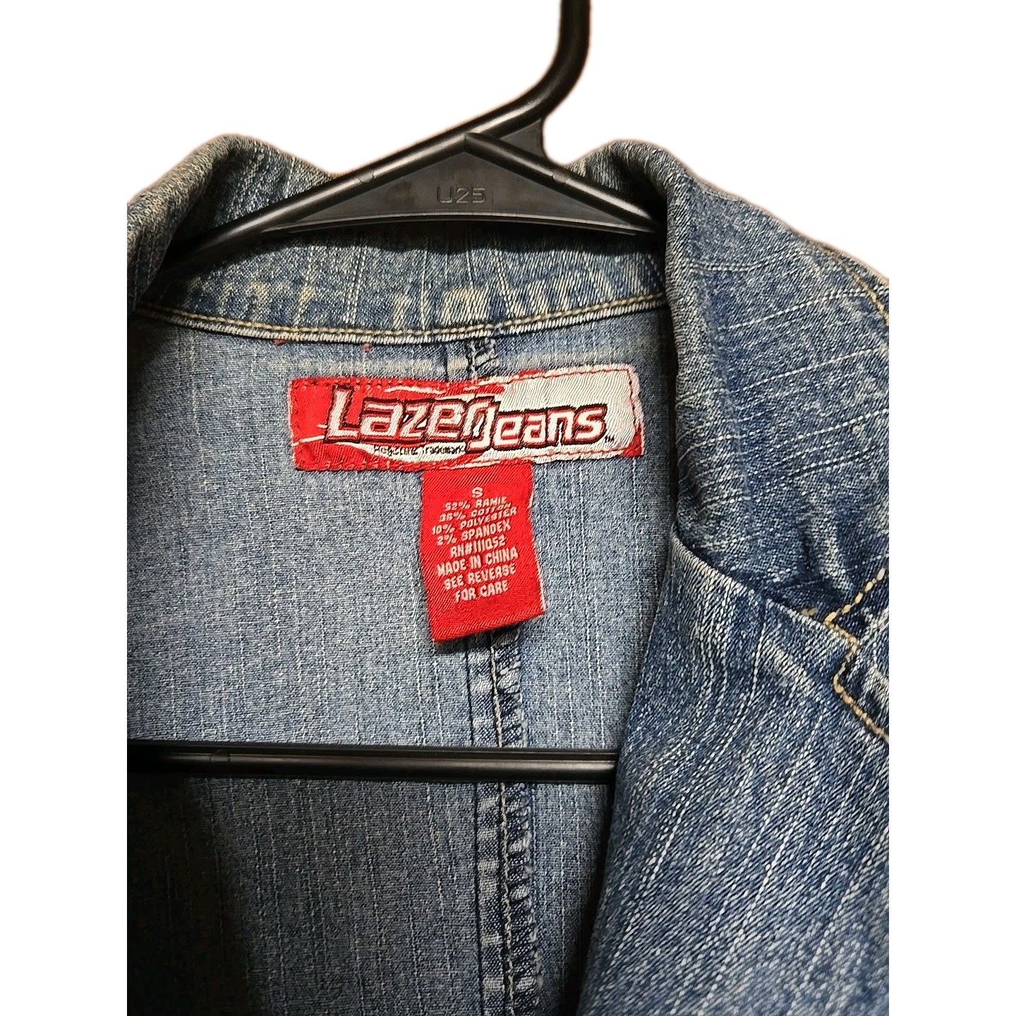 Lazer Jean Jacke 3 Button Front Size S- 24 in chest, Distressed Crop Top Blazer