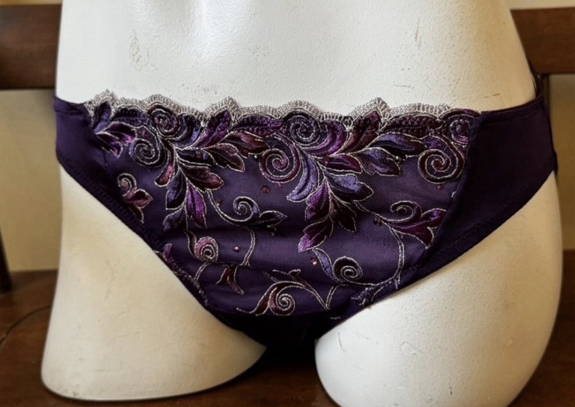 VINTAGE SOMA BLACKBERRY/GOLD SPECIAL EDITION SENSUOUS LACE BIKINI PANTIES MEDIUM