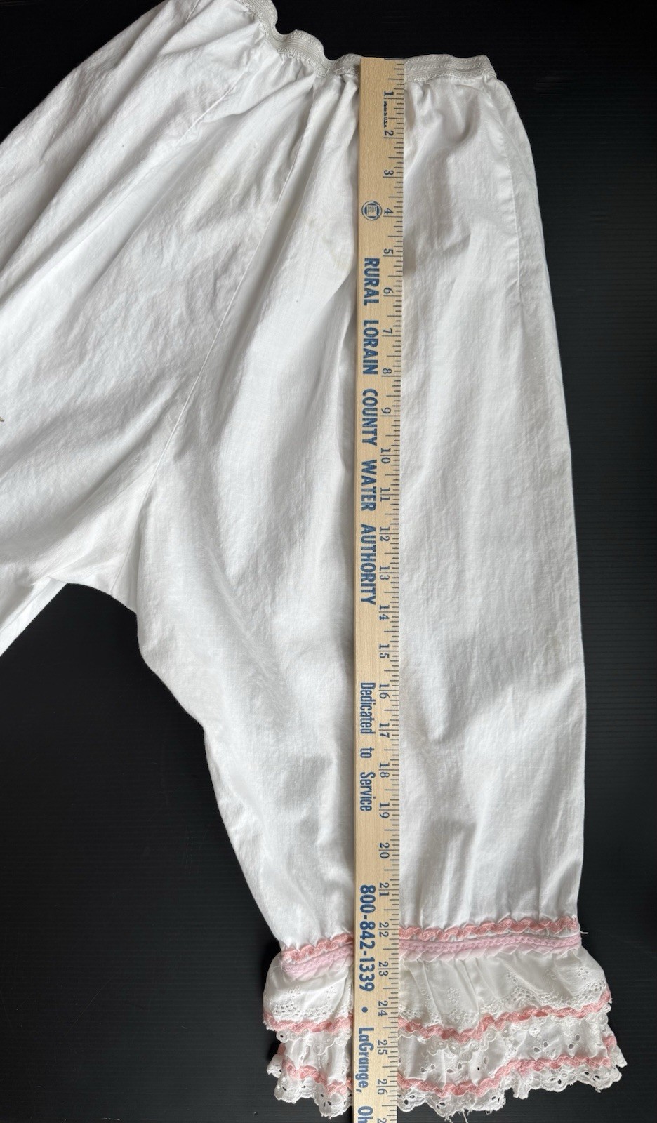VINTAGE HANDMADE BLOOMERS RUFFLED HEM ELASTIC WAIST LONG PANTALOONS OFF WHITE