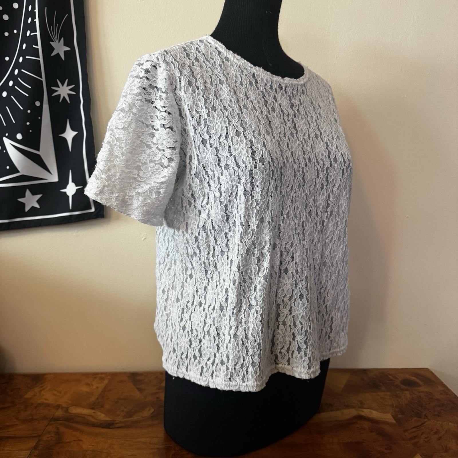 Vintage TR Bentley Lace Tunic Top Short Sleeve White Floral Party Cocktail