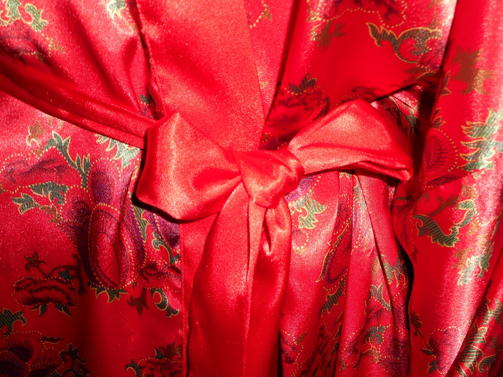22/24 Robe Glossy Red Satin Kimono Art Nouveau Solange NOS