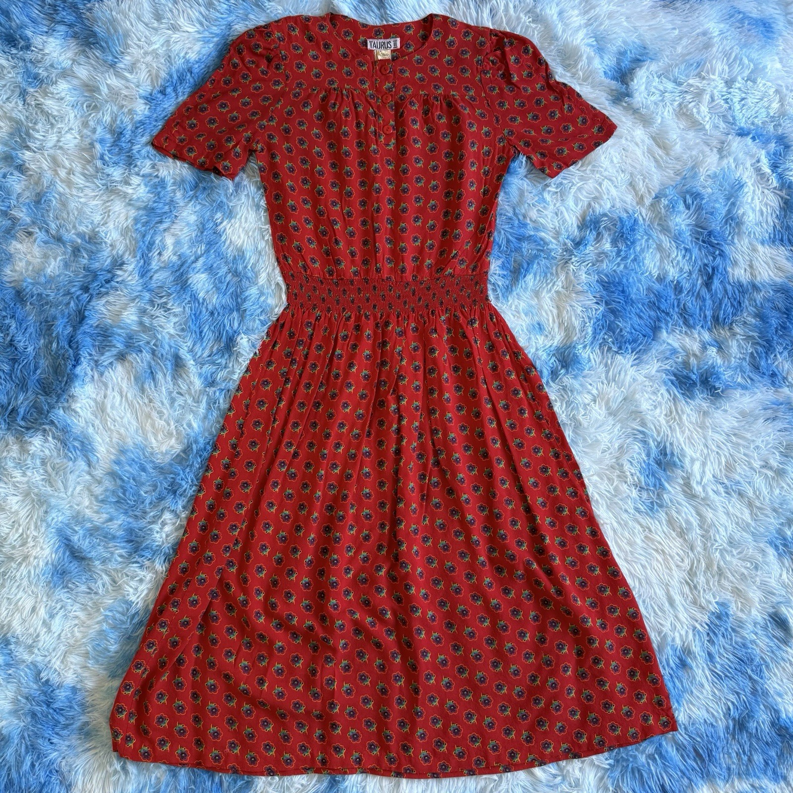 Vintage 1970s Taurus II Red Floral Rayon Smocked Waist Dress Size 4