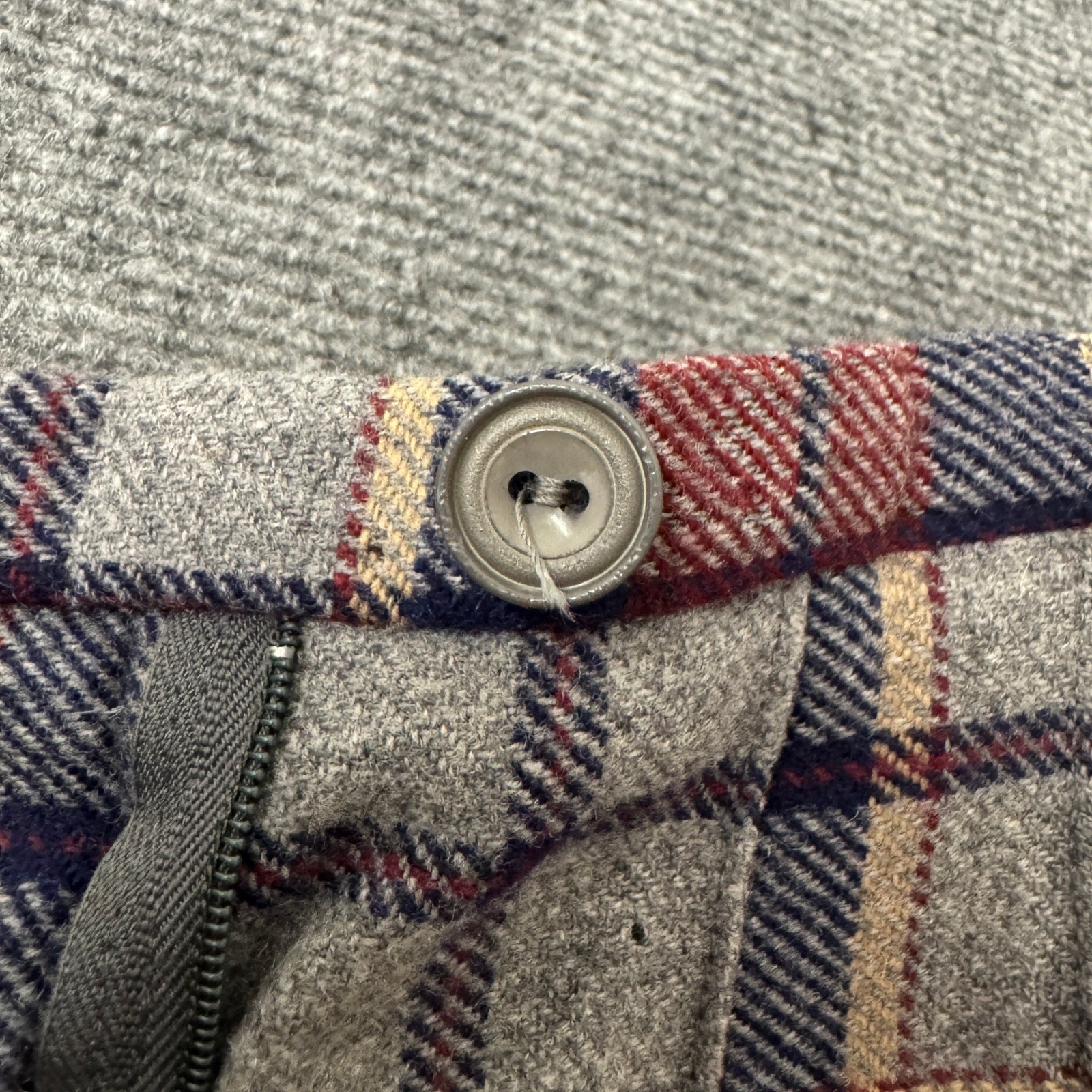 Brendella Vintage Wool Plaid Pleated Skirt Grey Red Navy Blue Made in Ireland 28