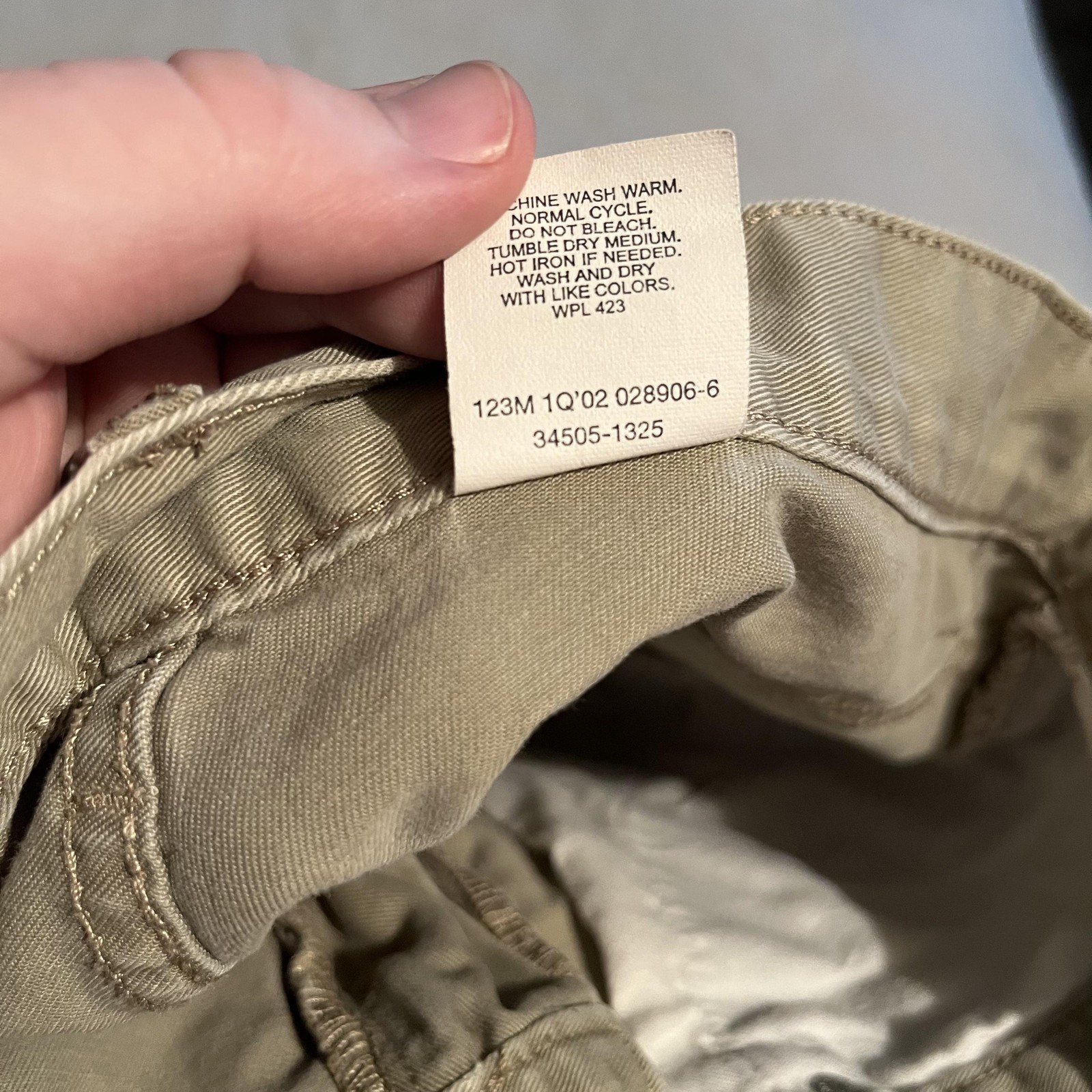 VintageLevi’s 505 Chino Shorts Mens 34 Beige Flat Front 11in Inseam Regular Fit