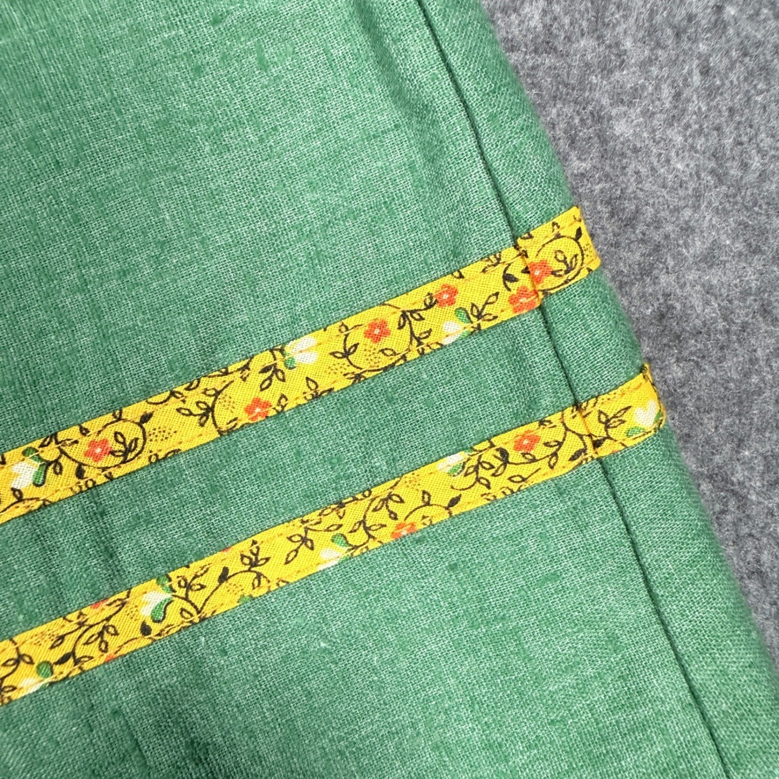 Vintage Sears Roebuck Green A-Line Skirt Floral Trim Made in USA Size 14 70s