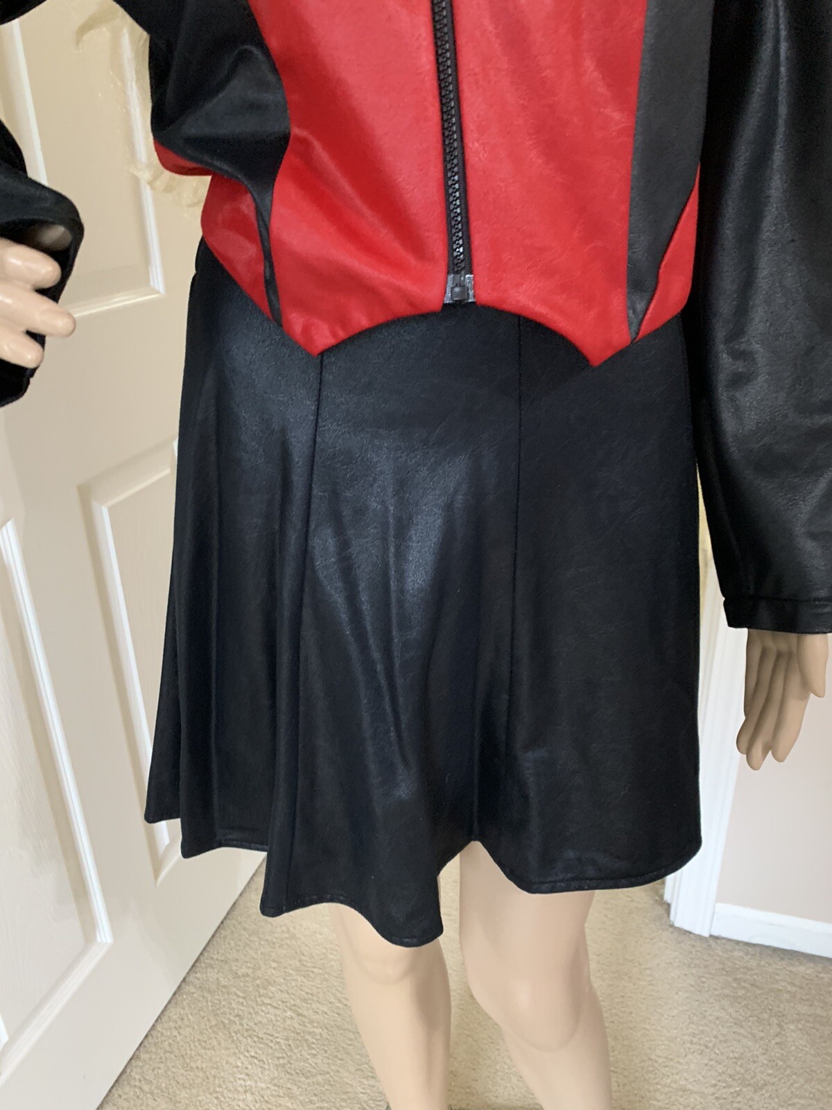 VTG 80’S M RED BLACK PLEATHER 2 PIECE MINI SKIRT AND BLAZER DRESSY SUIT BIKER