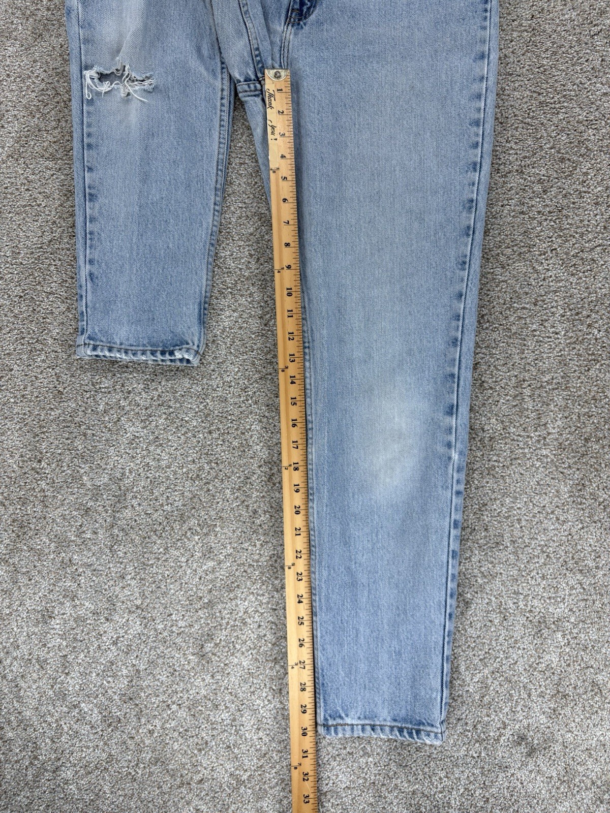 Vintage ’96 Levi’s 521 Tapered Fit Jeans Women’s 8 (26×29) Blue Distressed USA