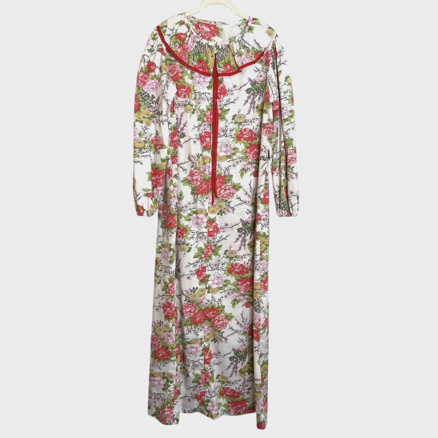 Vintage Handmade Floral Housecoat Size Large Lounge Robe Long Sleeve White Pink