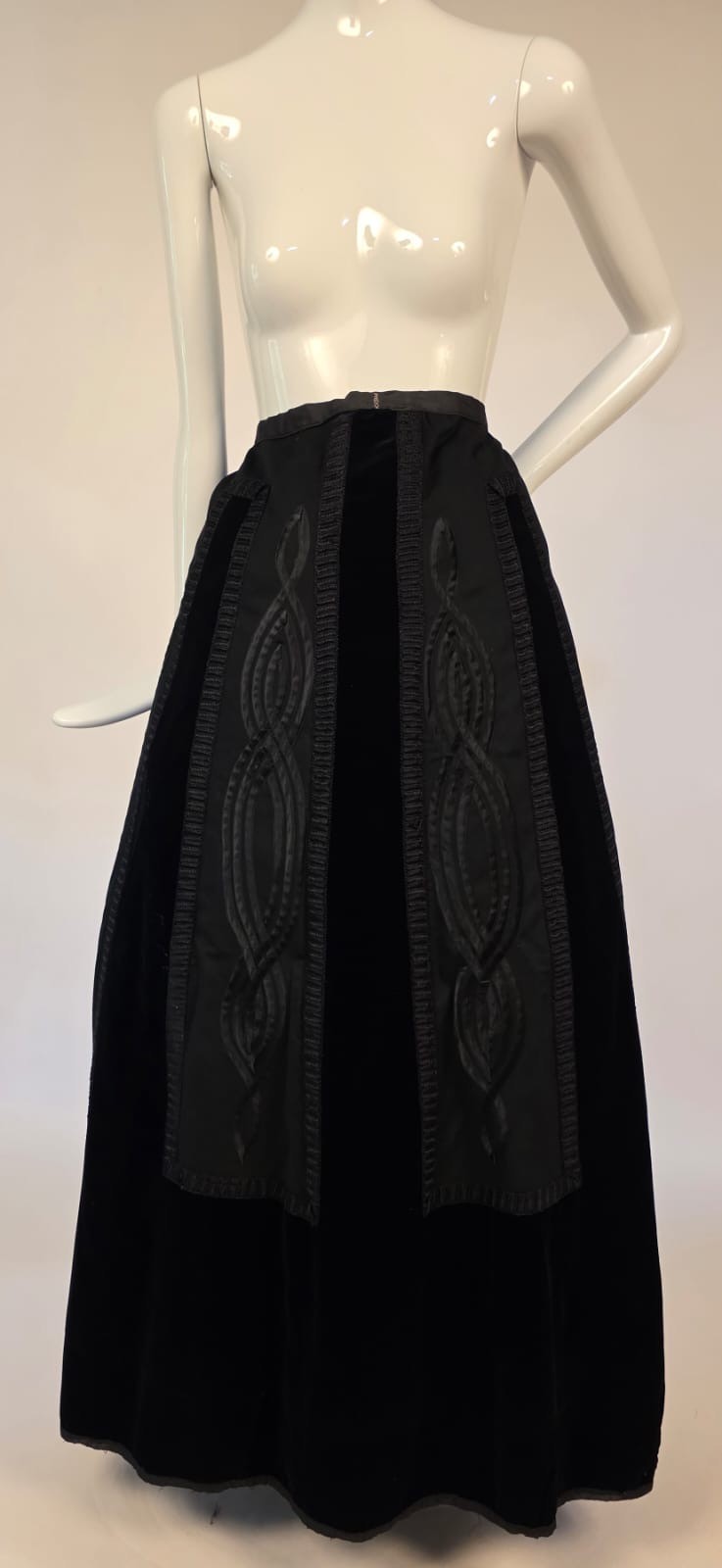 VICTORIAN BLACK CASHMERE + VELVET SKIRT W ORNATE BRAID DETAILING