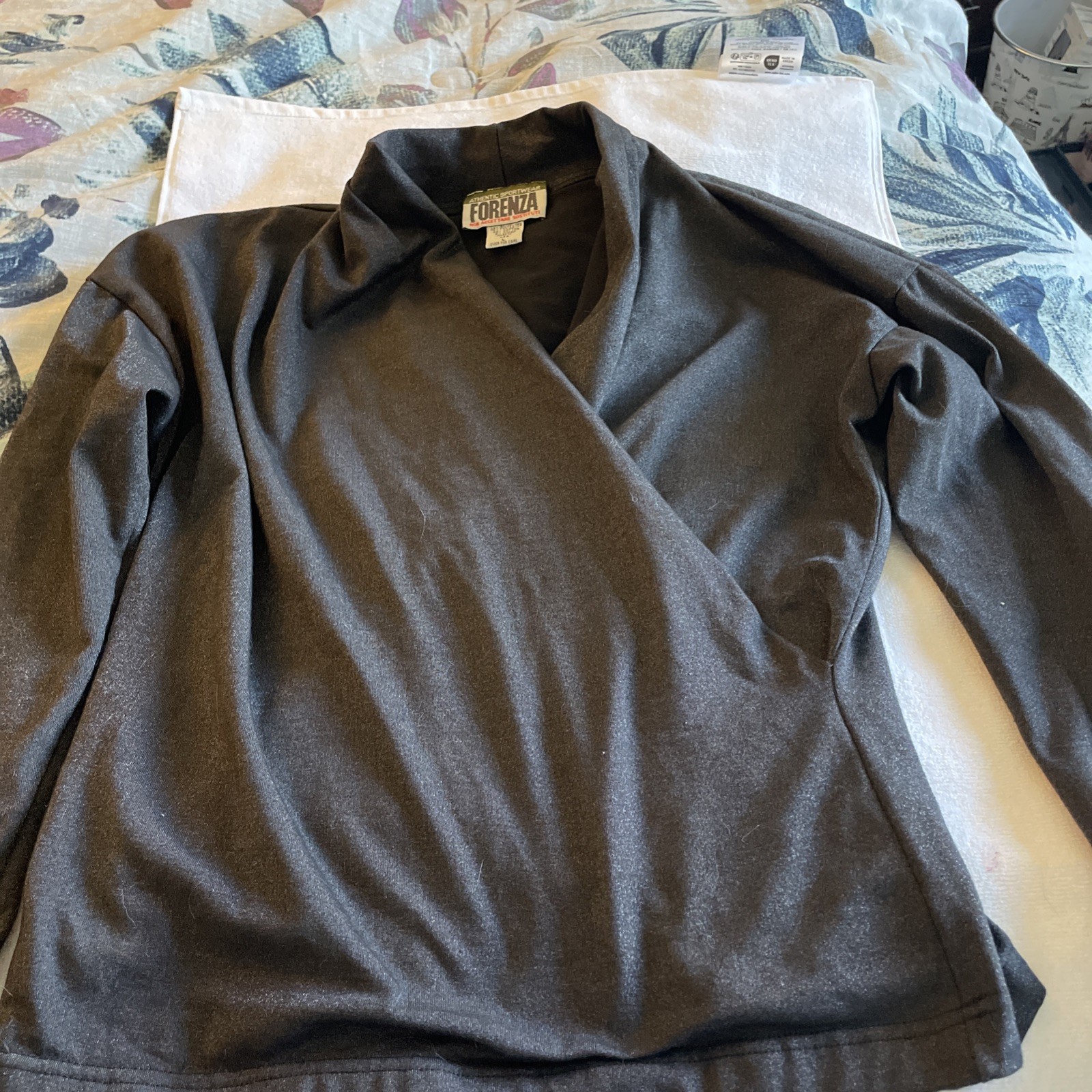 Forenza vintage woman’s top, size large, long sleeve