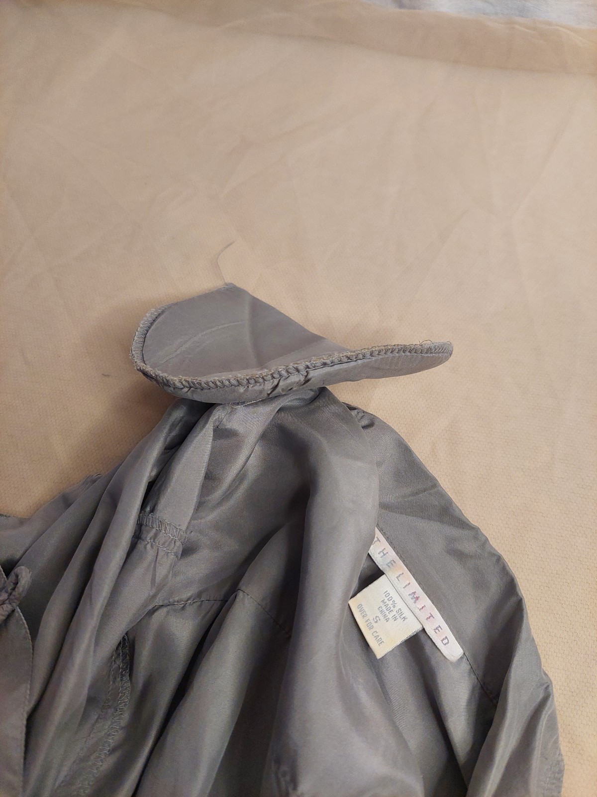 100% Silk Shirt Top Womens S (Fits M) Gray Frog Closure Asian Minimalist Y2K