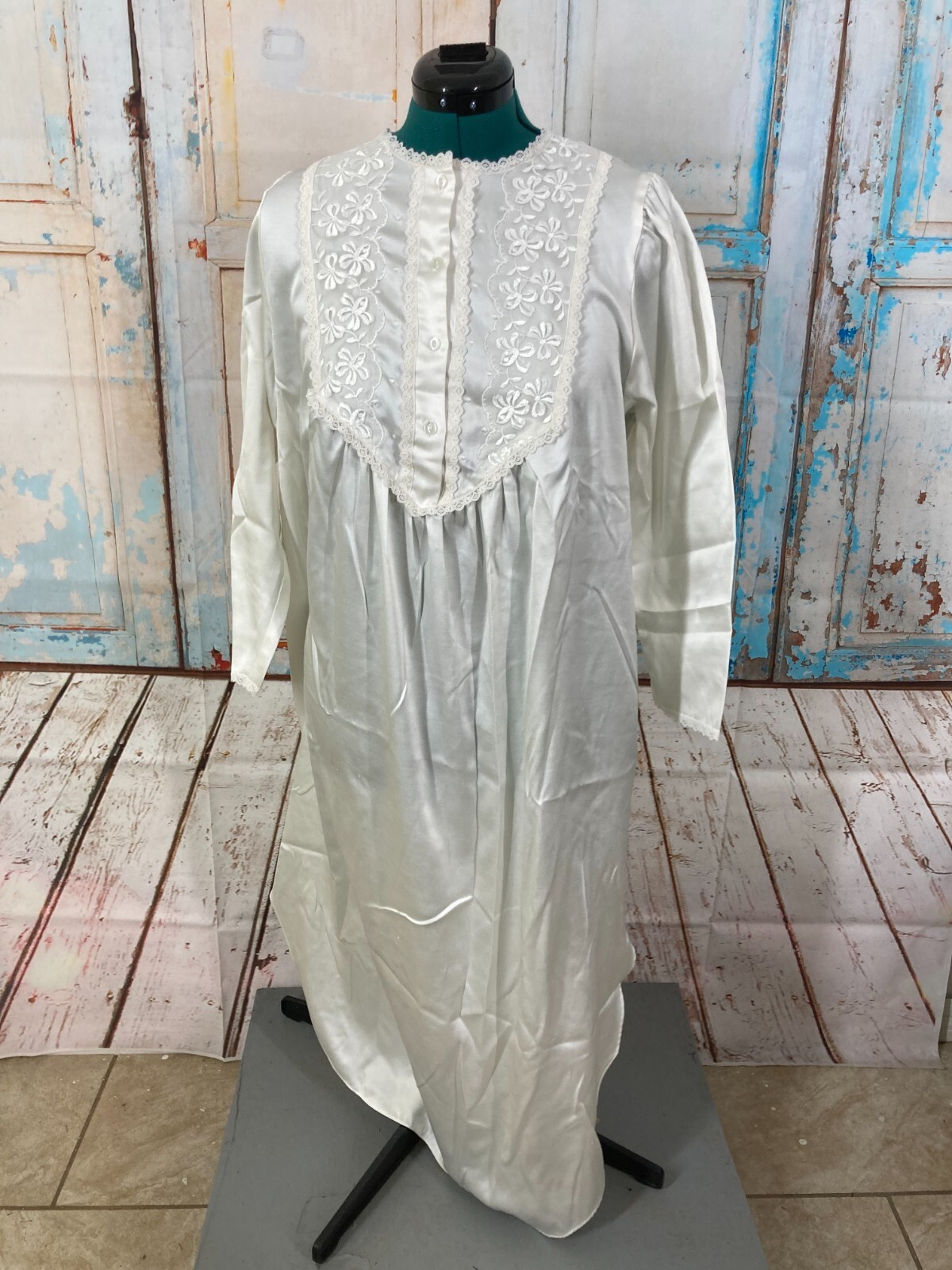 Vintage Carole Hochman Ivory Satin Nightgown NST Lace Trim and Embroidery
