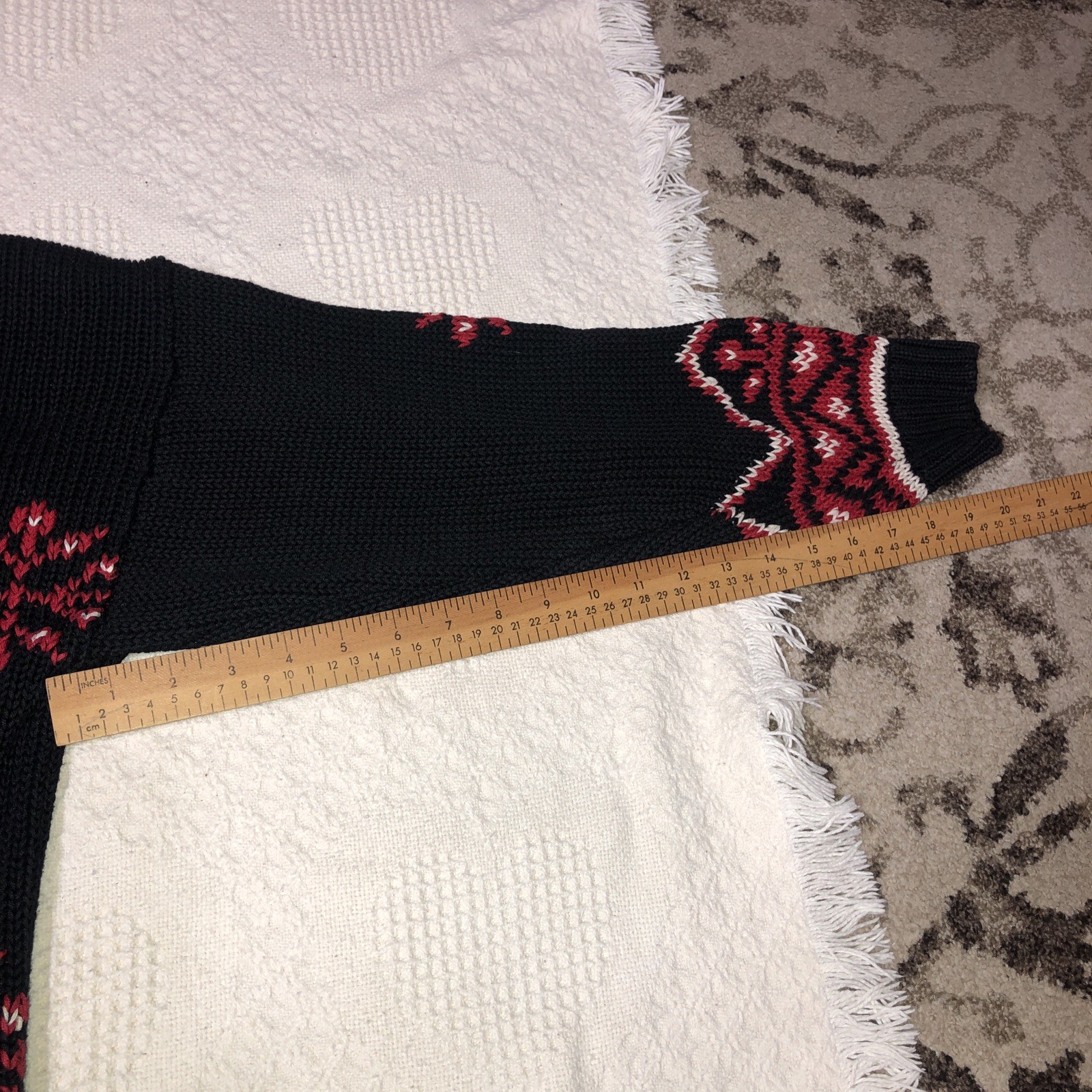 VINTAGE Best American Clothing Co Sweater Women L Black/Red Snowflakes
